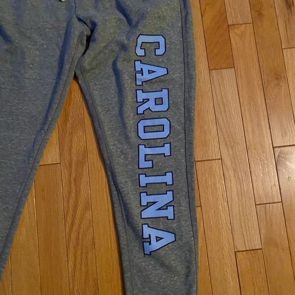 UNC TARHEELS JOGGERS with pockets - BRAND NEW WITH TAGS 
LEAGUE BRAND SUPERSOFT - Picture 2 of 8